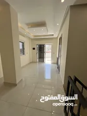  16 شقة فاخرة دوبلكس ثالث و روف مع ترس كبير