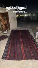 2 بساط عربي قديم جدا جدا للبيع قطعه حلوه منها قطعتين في وسط وفي حجم كبير الاثنتين  80