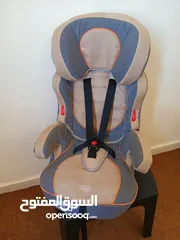  2 كارسيت أطفال ماركة baby Love بحالة الجديد بسعر مميز