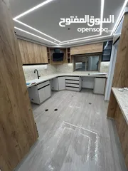  6 شركة سوبر ديلوكس