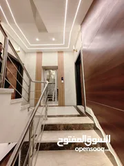  2 شقه للبيع ثالث مع روف دوبلكس 295م مع ترس واسع 4نوم ضاحية الرشيد تشطيبات فلل خاصه 2024م