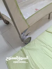  19 تخت بيبي نظيف جدا قابل للطي مثل ما هو وضح بالصور  عربايه مشي للاطفال تفتح وتسكر بحاله جيده جدا