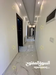  21 شقة فاخرة - لم تسكن - طريق المطار - 3نوم 2ماستر - 240م - بلكونتين بإطلالــــه مميزة -