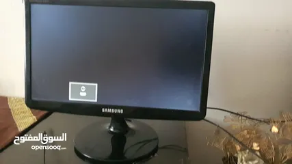  1 شاشة كمبيوتر سامسونج نوع LS19A10 للبيع قياس 17 انش للبيع ب 25 دينار فقط