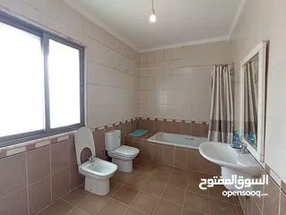  5 شقة غير مفروشة للإيجار 300م2 ( Property 19203 )-175107091