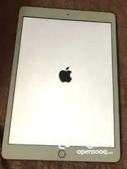  4 iPad (7th generation) 32GIG Gold for parts only and iCloud locked