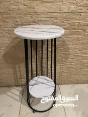  1 طاولة عرض مرتفعة