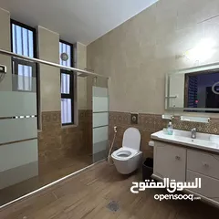  8 مزرعة للبيع اطلالة جذابة