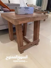  3 غرفة جلوس مع طاولات