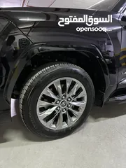  12 لاند كروز GXR 2024 TWIN TERBO كويت جديد زيرو فل اضافات اصلي 100% شاشات خلفيه خمس كاميرات للجادين فقط