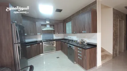  7 فيلا  مفروشة للايجار في عبدون  ( Property 40228 ) سنوي فقط