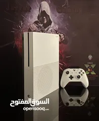  2 Xbox one s 1000 giga  مع العاب مملوكه مميزه
