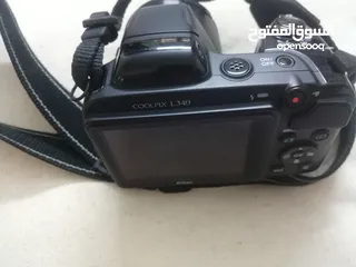  1 كاميرا نيكون