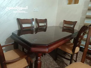 14 للبيع طاولة سفرة فخمة جداً مع 6 كراسي – استعمال خفيف جداً