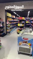  4 منزل + سوبرماركت مرخص للبيع