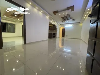  1 شقه بمدخل مستقل فاخره ومميزه  طابق ارضي مجمع عمان جديد