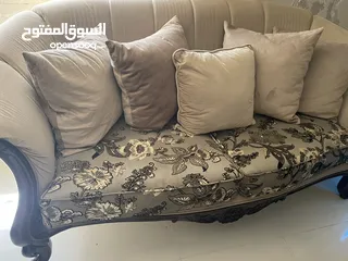  1 طقم للبيع بحالة ممتازة