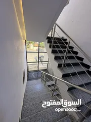  8 شقه طابق أول م 144متر  للبيع بسعر مميز في جبيهه حي المنصور مقابل جامع خديجه أم المؤمنين