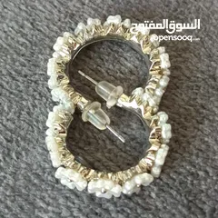  4 طقم حلق أنيق لون فضي مع زهور لون لؤلؤي
