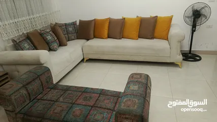  7 طقم كنب. كورنر للبيع بحاله جيده