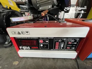  1 فاحص بطاريات أسباني