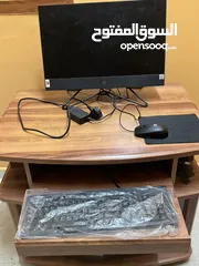  1 كمبيوتر منزلي مع طاوله