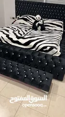  2 سرير اسود مخمل مع بفة طولية قياس السرير180*200 من غير فرشة