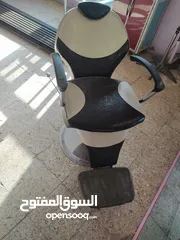 1 كرسي حلاقه نسائي مع عربه مكياج