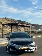 3 Hyundai Elantra SE 2.0 2019 model