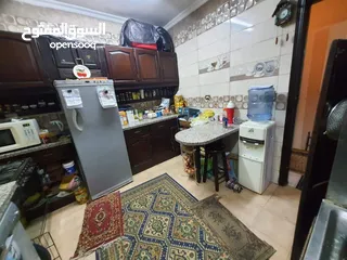  6 شقة 180متر بالمربع للذهبي محمد حسن الجمال متفرع من عباس العقاد بجوار الخدمات