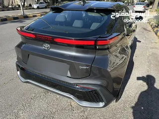  15 تويوتا CH-R هايبرد موديل 2024 الشكل الجديد كلياً مميزه للبيع