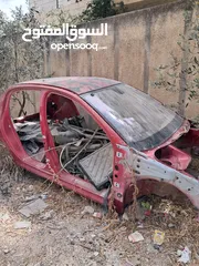  6 قطع غيار بيجو 206 موديل 2005 بحالة جيدة