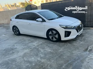  2 هيونداي أيونيك Hybrid