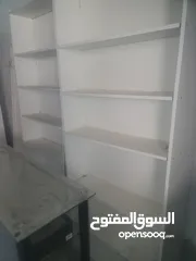  24 رفوف خشب وزجاج وسوبرماركت وقرمه ولوحة اعلانات و معرش زينكو وأبواب سيكريت مظله وألواح خشب تعليق وشبك