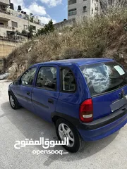  1 سيارة اوبل كورسا موديل 2000