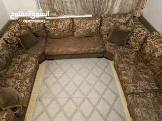  1 طقم كنب كورنر بحالة جيدة جدا
