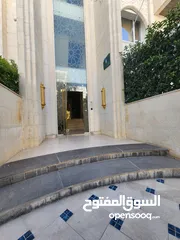  4 شقة فاخرة فارغة او مفروشة للبيع او للإيجار بمواصفات فيلا - ref : 14561