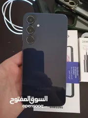  2 سامسونج A55 مساحة 256 بحالة ممتازة ولا أي خدش مع كامل أغراضه وسلك الشاحن الأصلي