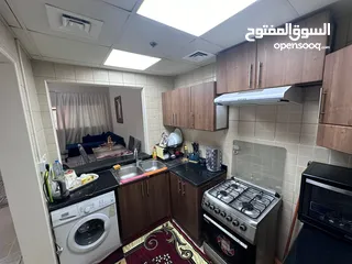  5 غرفتيين وصاله مفروشه بالكامل للايجار الشهري في ابراج عجماان وان بالقرب من كورنيش عجمان