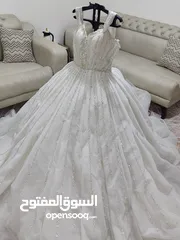  1 بدلة عاروس ابيض نظيف