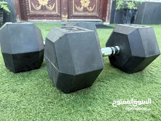  7 زوج من الدمبل المطاطي السداسي 40 kg