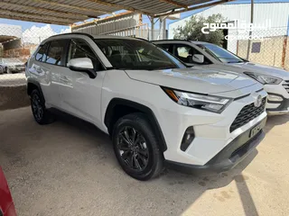  16 Toyota Rav4 2023 XLE Premium
