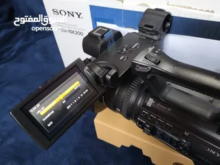  4 Sony HXR-NX200