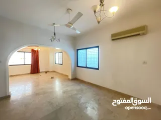  4 4 + 1 Maid Room Nice Villa for Rent in MSQ