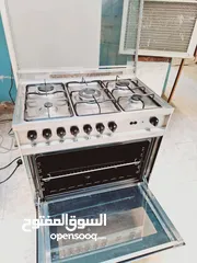  2 بيع طباخ وفرا إيطالي مقاس 80/50سم بحاله ممتازه مع التوصيل والكفاله