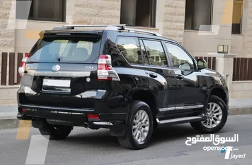  2 Toyota Land Cruiser Prado (2016)