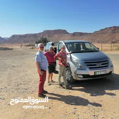  11 خدمة تأجير وتوصيل الى المطار والجسر باص سياحي