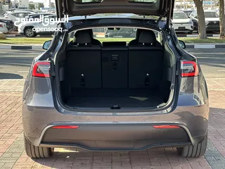  25 TESLA MODEL Y 2024