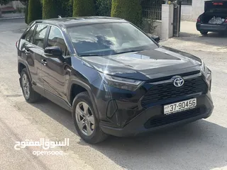  10 Toyota Rav4 model 2023  وارد الوكالة و ما زالت تحت الكفالة قطعت فقط 29 الف كيلو فحص كامل بلا حوادث