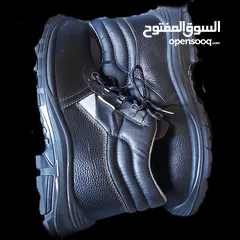  2 حذاء سيفتي عماني جديد بسعر قابل للتفاوض